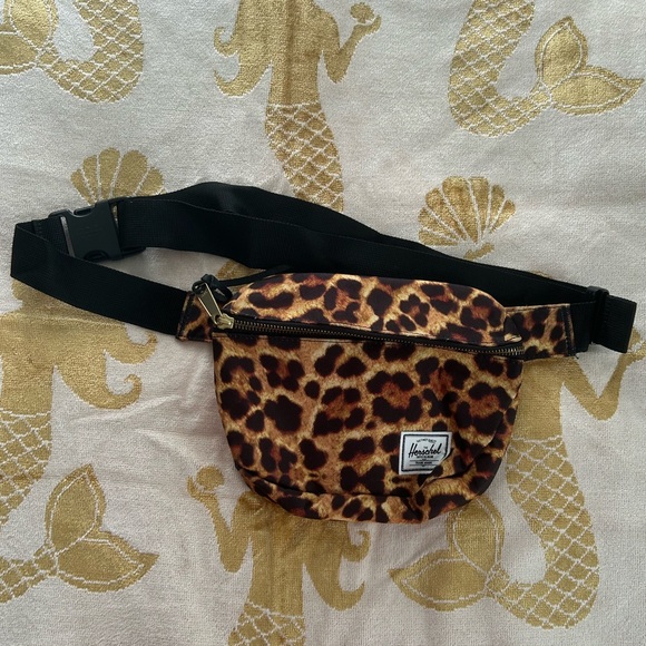 Herschel Leopard Fanny / Hip Bag - NWOT - Picture 1 of 5